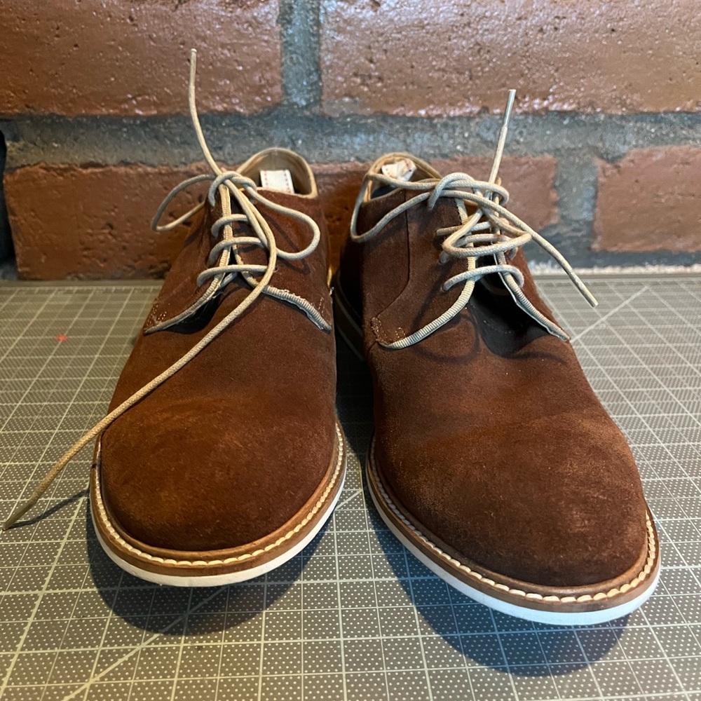 NWOB Modern Fiction ATHELAS Brown Suede Oxfords with Contrasting Sole